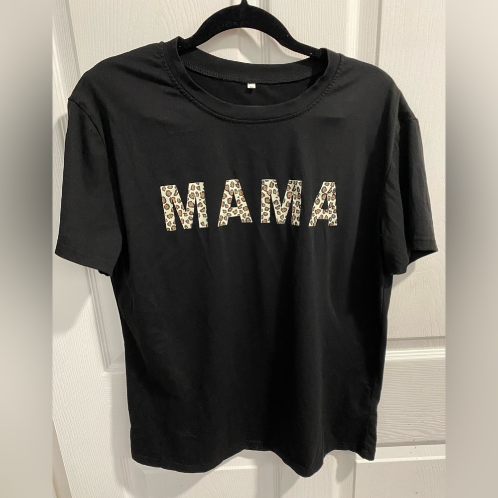 EUC SHEIN “MAMA” Cheetah Print Graphic T-Shirt. Size L. Color Black Short sleeve